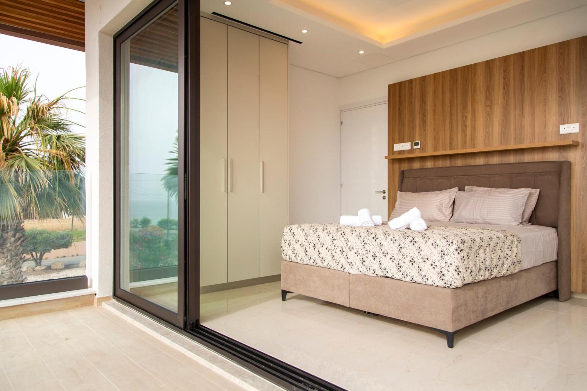 Santa Barbara Seafront Villas W Jacuzzi Pool Пафос Екстериор снимка