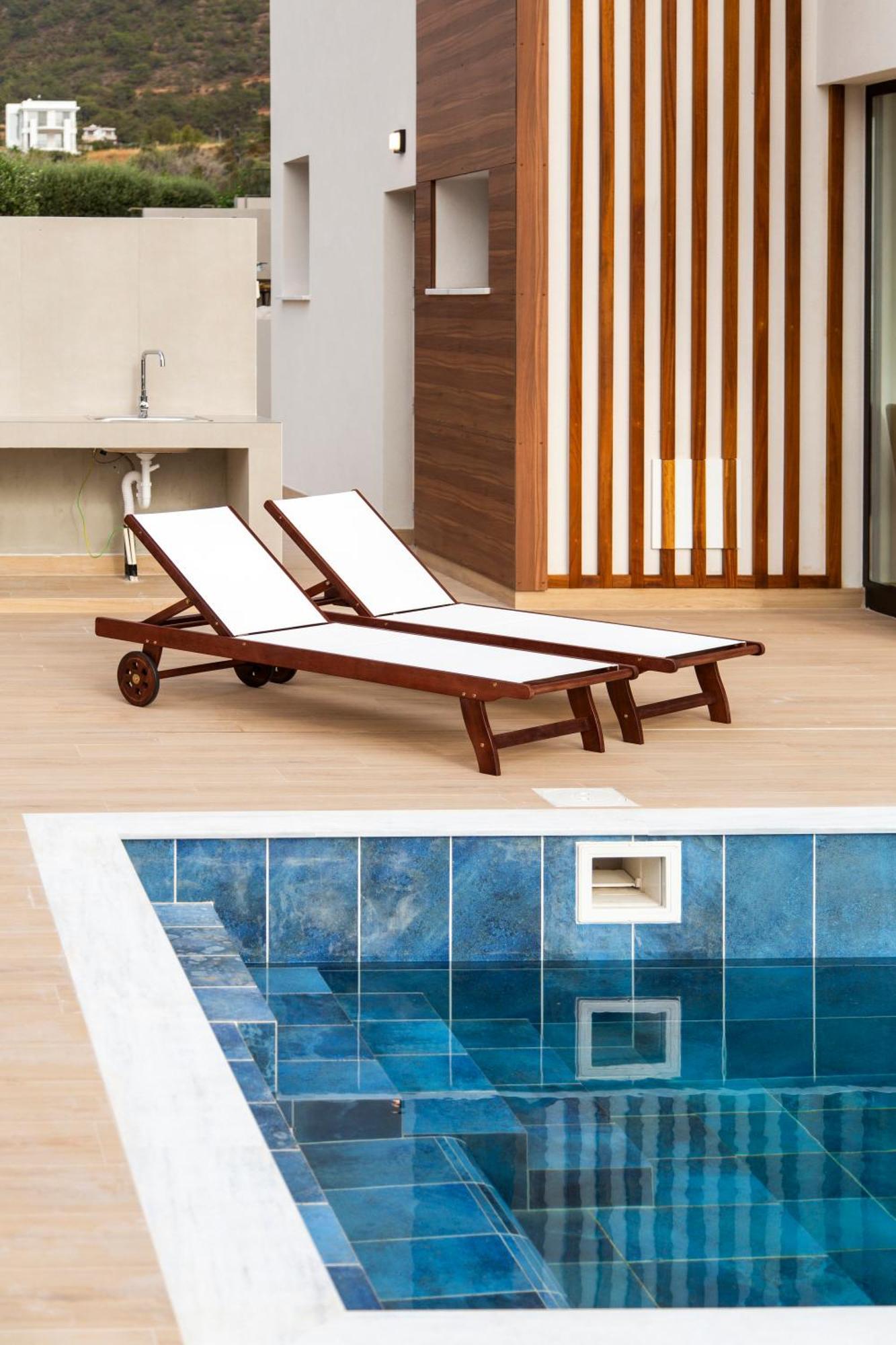Santa Barbara Seafront Villas W Jacuzzi Pool Пафос Екстериор снимка