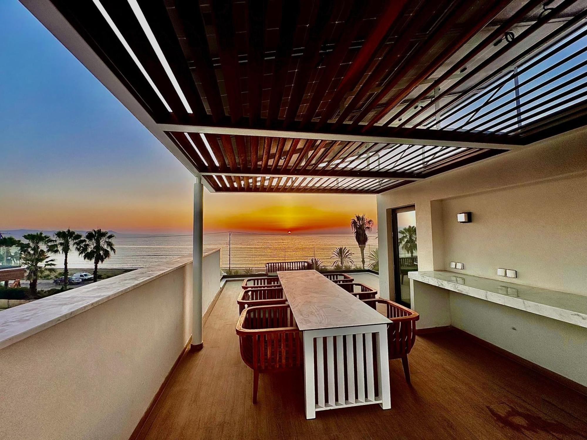 Santa Barbara Seafront Villas W Jacuzzi Pool Пафос Екстериор снимка