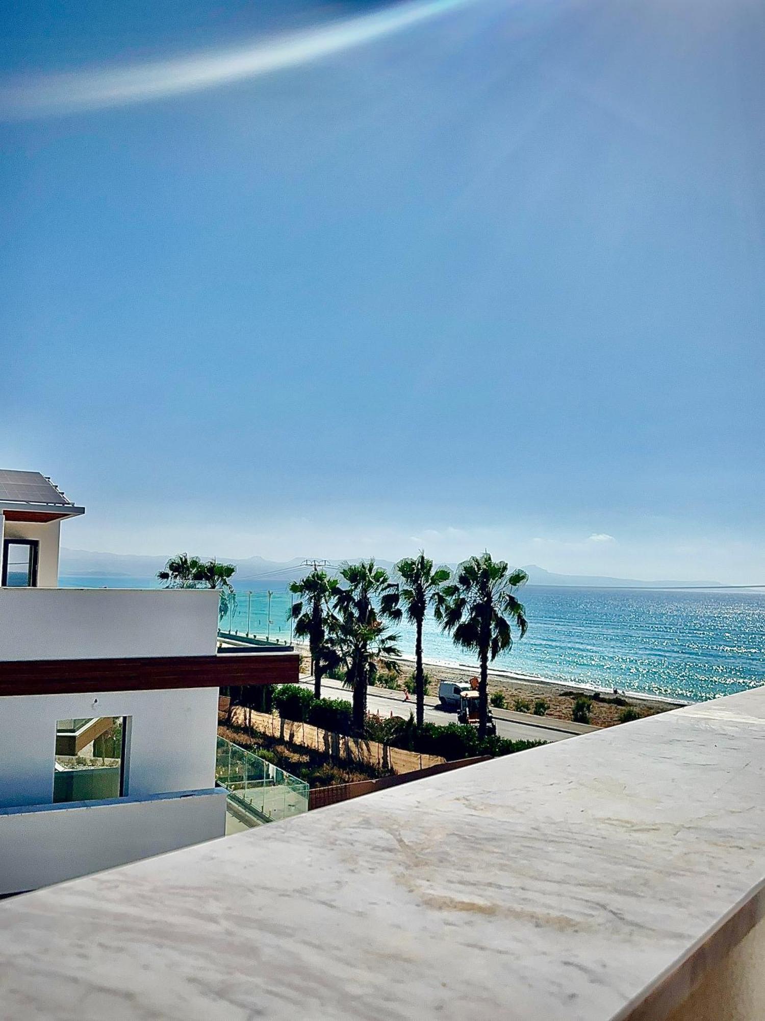 Santa Barbara Seafront Villas W Jacuzzi Pool Пафос Екстериор снимка