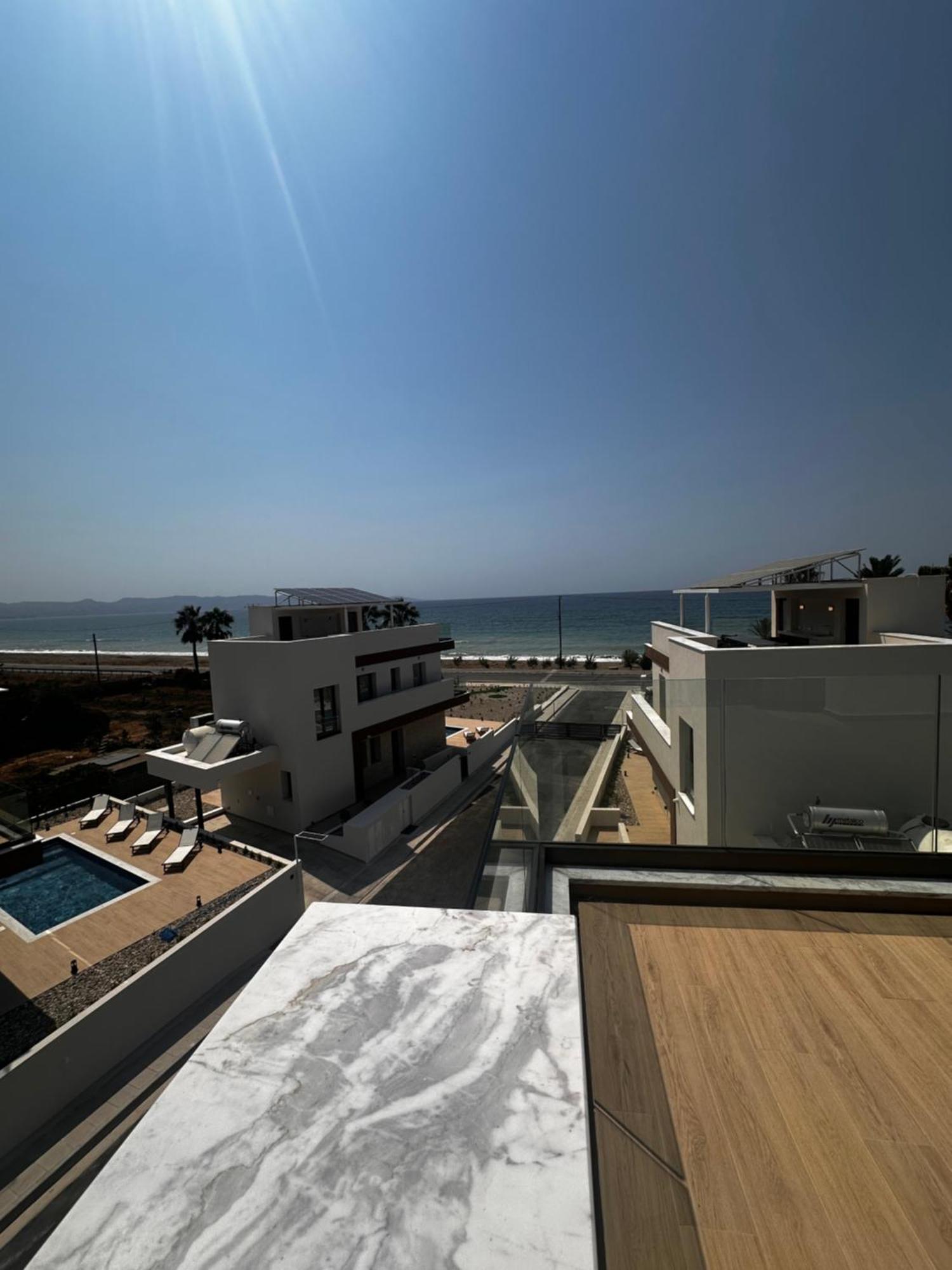 Santa Barbara Seafront Villas W Jacuzzi Pool Пафос Екстериор снимка